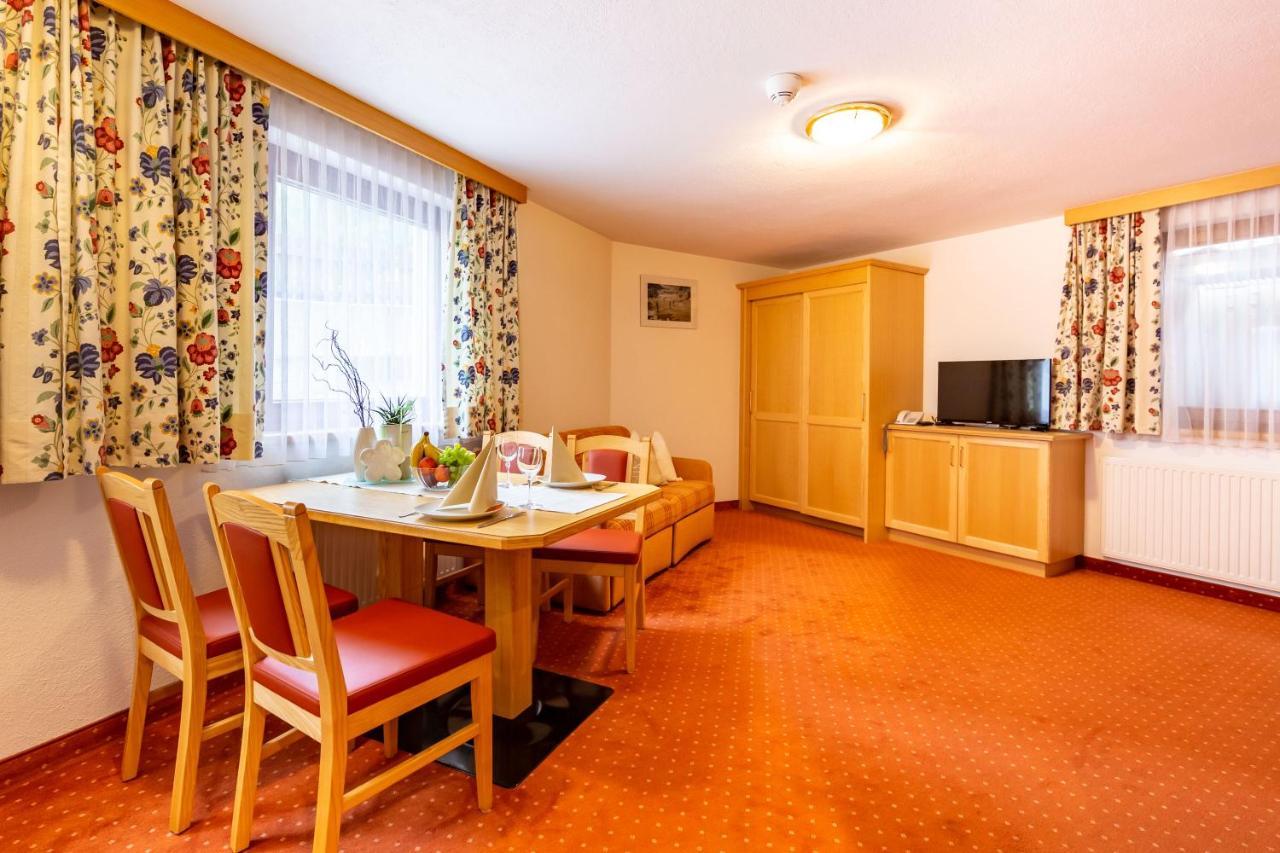 Hotel Garni Tyola ايشجل المظهر الخارجي الصورة