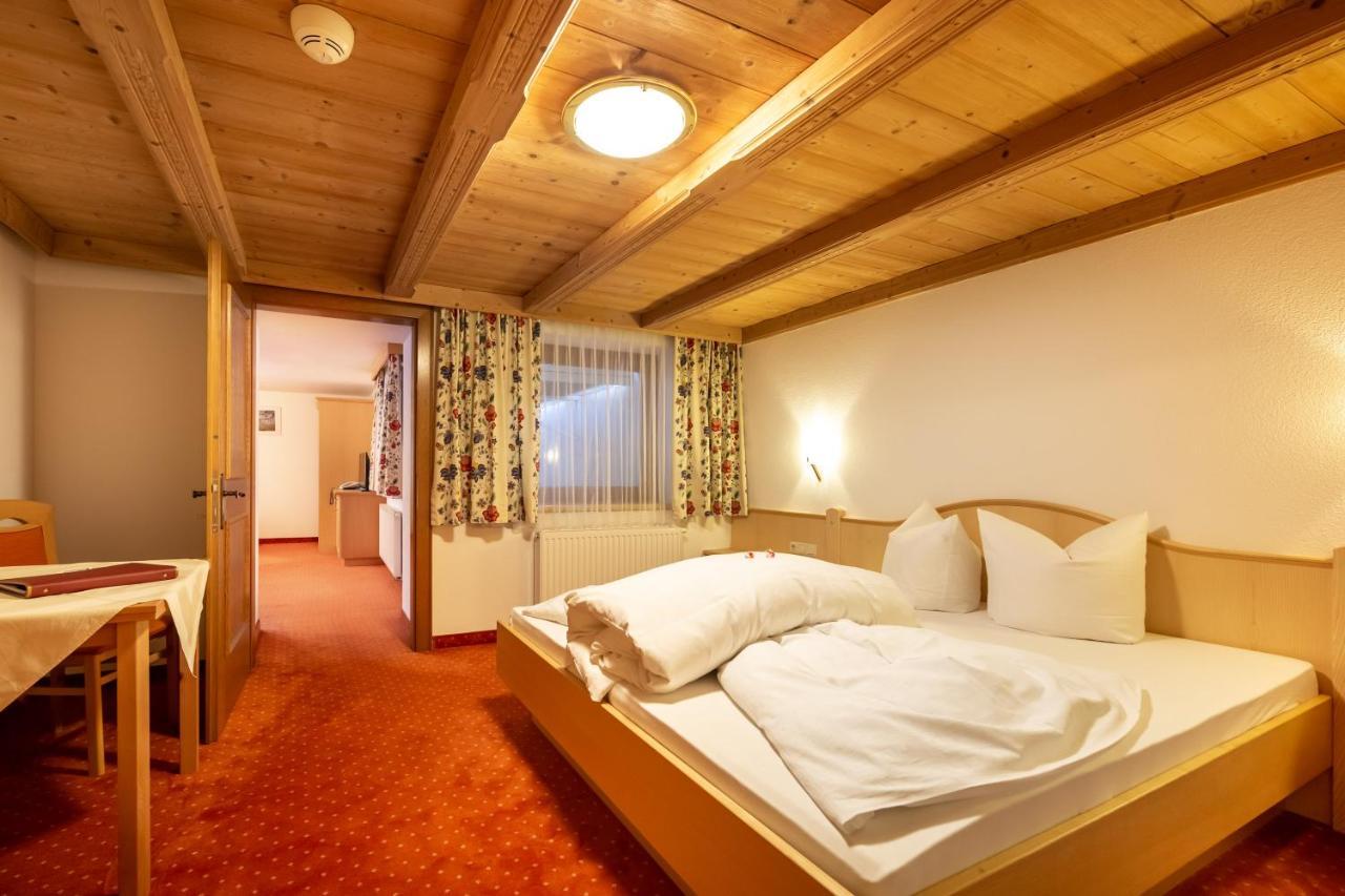 Hotel Garni Tyola ايشجل المظهر الخارجي الصورة