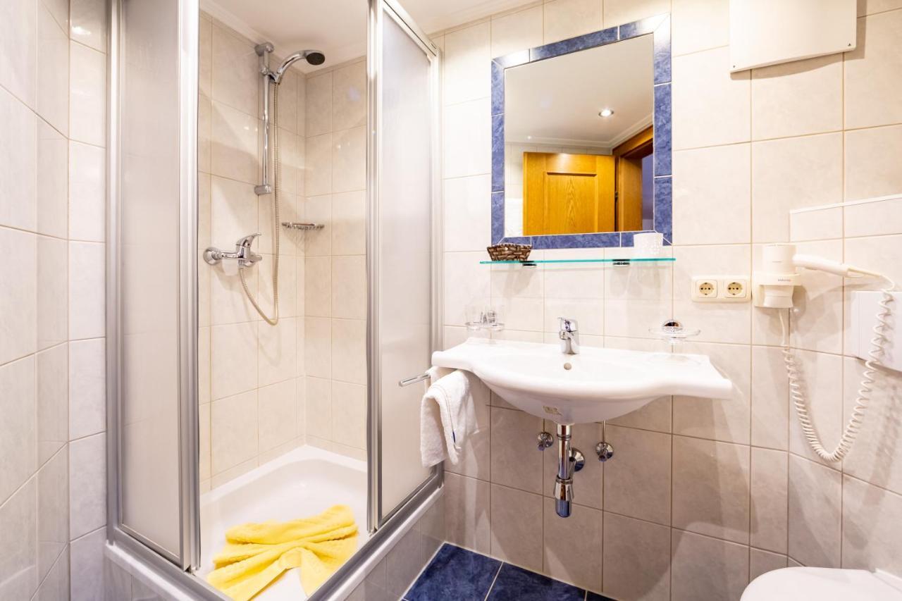Hotel Garni Tyola ايشجل المظهر الخارجي الصورة