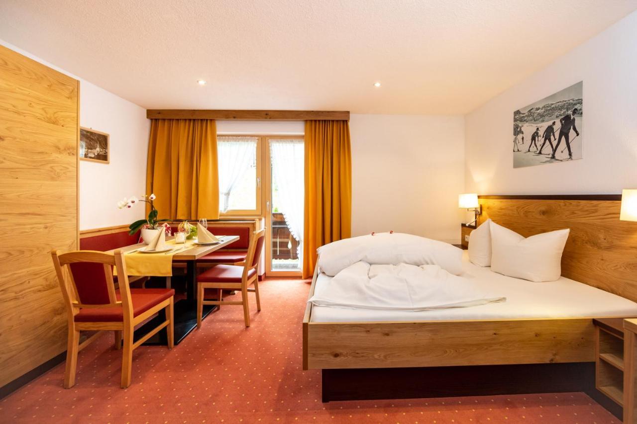 Hotel Garni Tyola ايشجل المظهر الخارجي الصورة